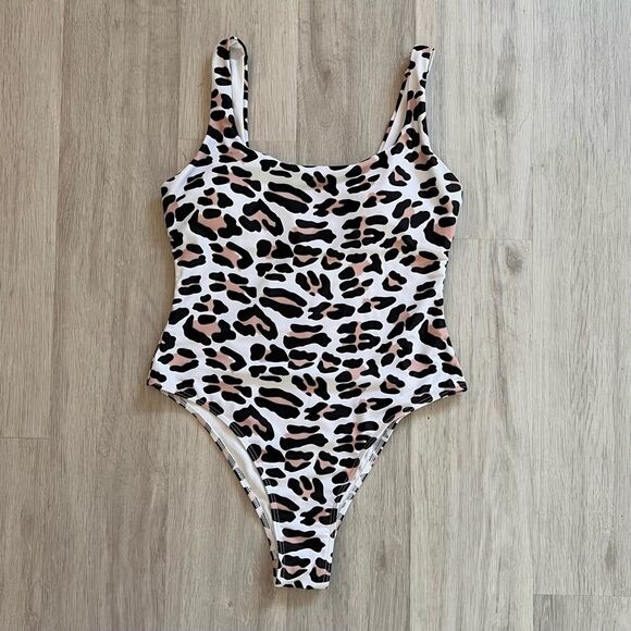 NWOT One Piece Swimsuit White Black Tan Leopard Cheetah Print M - Picture 2 of 7